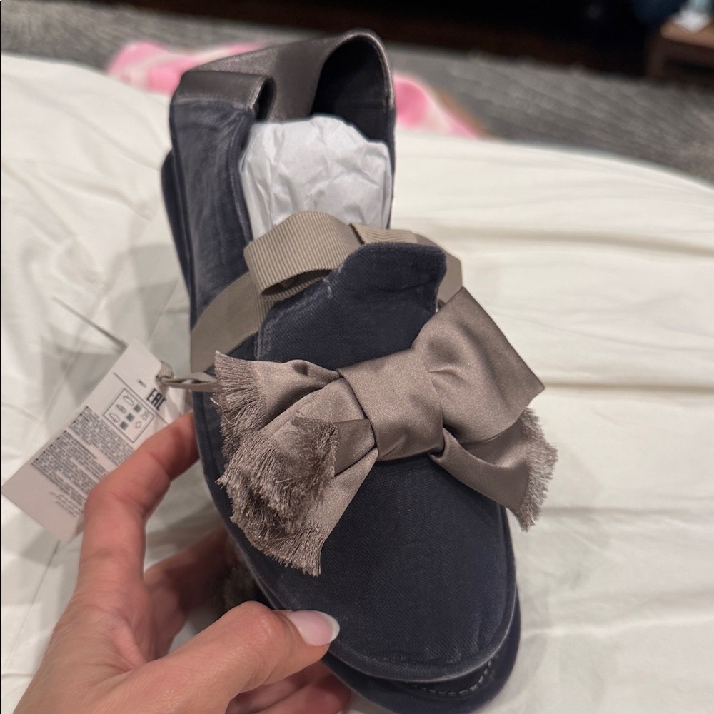 Banana Republic Black Loafer with Taupe Bow Accent